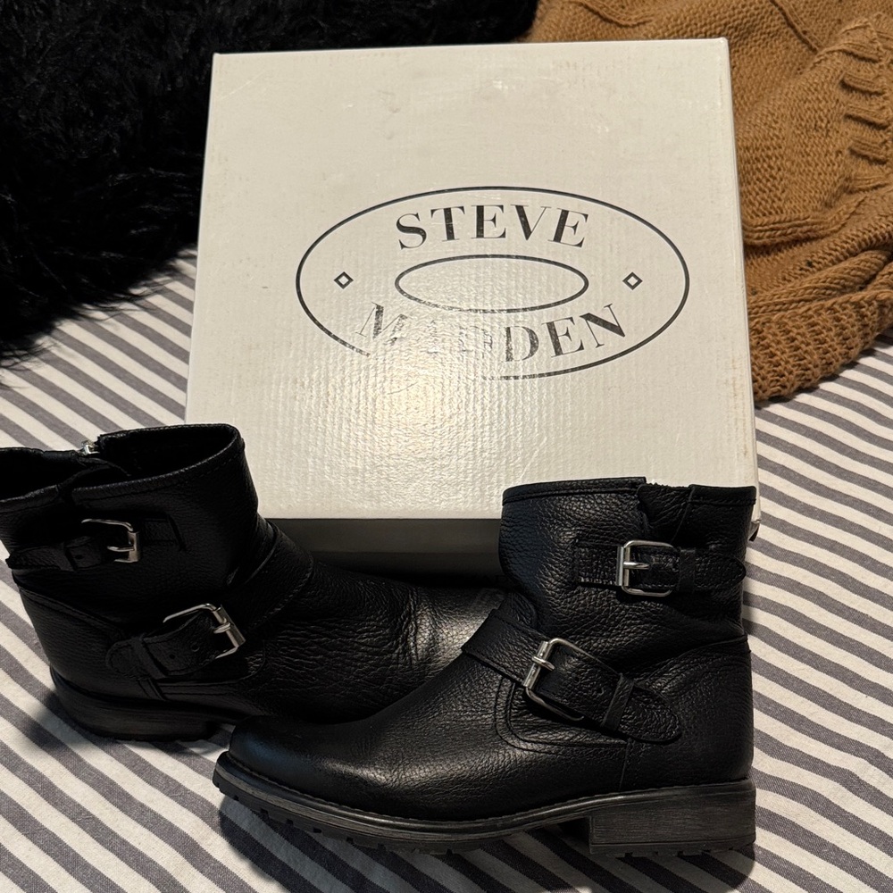 Steve Madden Black Buckle Leather Ankle Boots